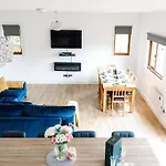 Tatil Evi Stunning With Hot Tub