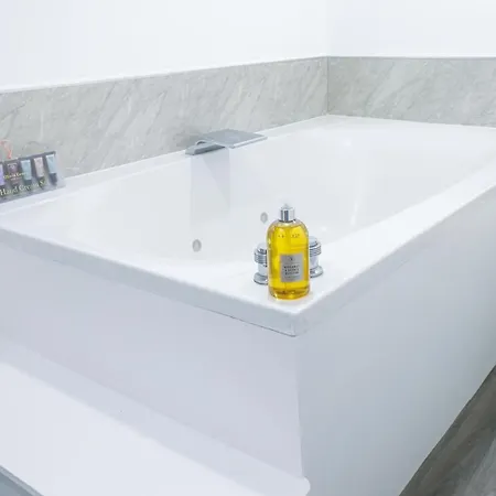 Stunning With Hot Tub * Harrogate