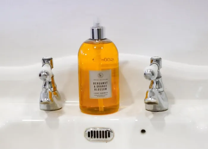 Stunning With Hot Tub