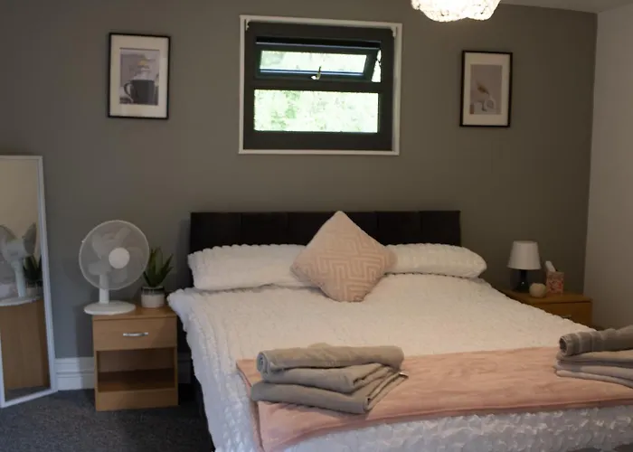 Stunning With Hot Tub Holiday home *