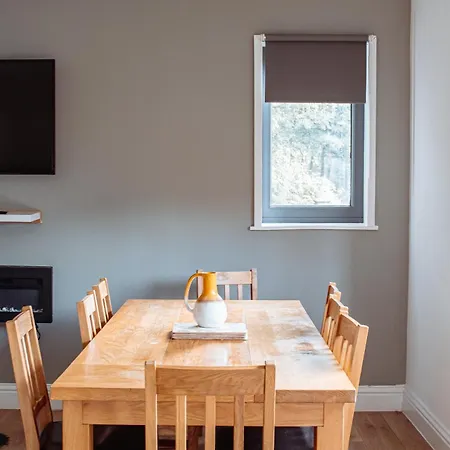 Holiday home Stunning With Hot Tub On Private Harrogate