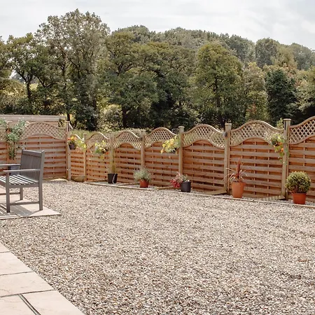 Stunning With Hot Tub On Private *